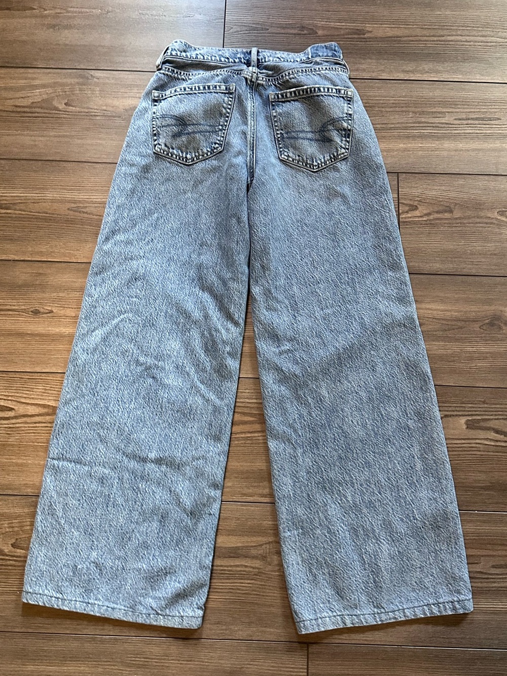 American Eagle Wide Leg Jeans | Light Wash Denim | Size 0 | EUC | 26" Inseam - Picture 8 of 10